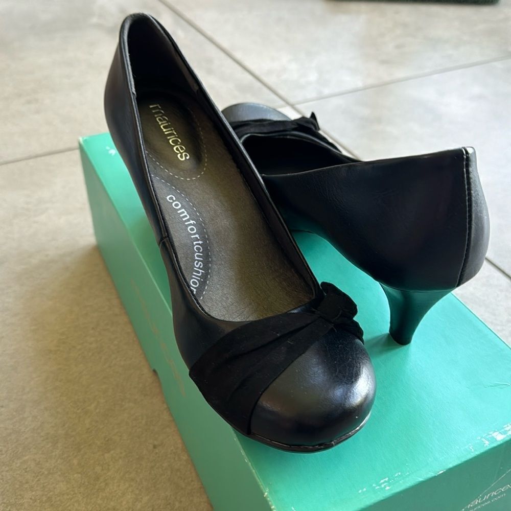 NWT Maurices Paige wide bow pump 9W - Black color